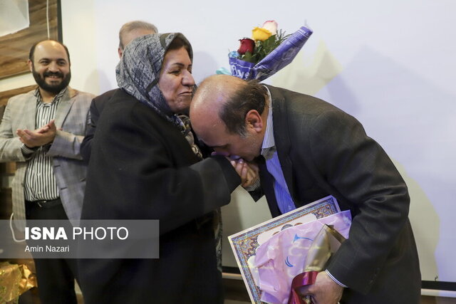 مردی که می‌تواند به گذشته خود افتخار کند و لذت ببرد