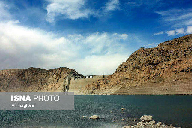 مروری بر تلاش های ۴۵ ساله در استان مرکزی، از برق‌رسانی تا علم آموزی