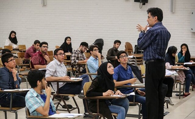 مروری بر تلاش های ۴۵ ساله در استان مرکزی، از برق‌رسانی تا علم آموزی