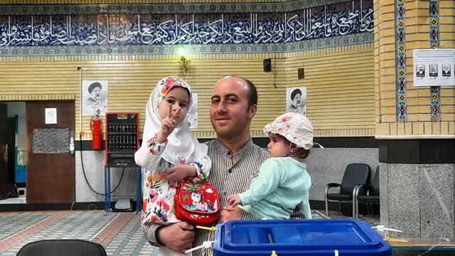 حضور مردم شهرستان‌های غرب استان تهران پای صندوق‌های رأی