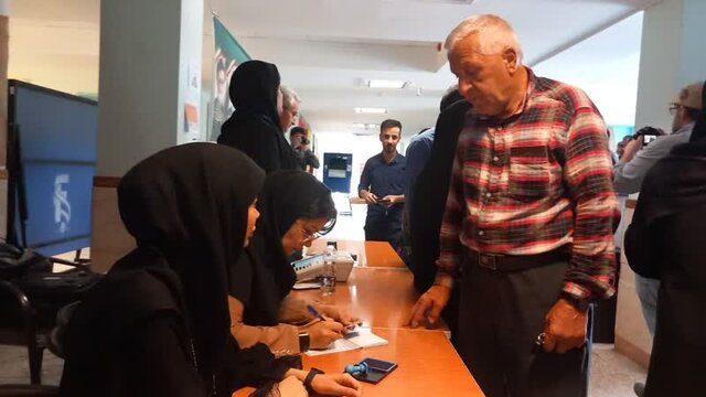 حضور مردم شهرستان‌های غرب استان تهران پای صندوق‌های رأی