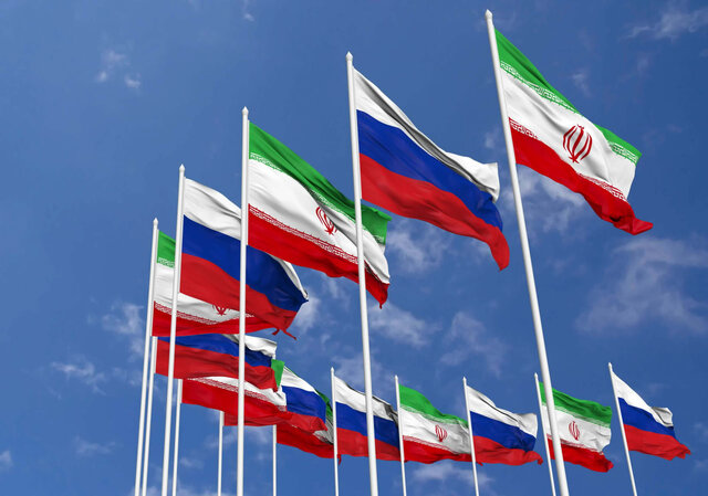 خیز دو همسایه برای نزدیکتر شدن به هم/ دعوتنامهای روسی برای مقامی ایرانی